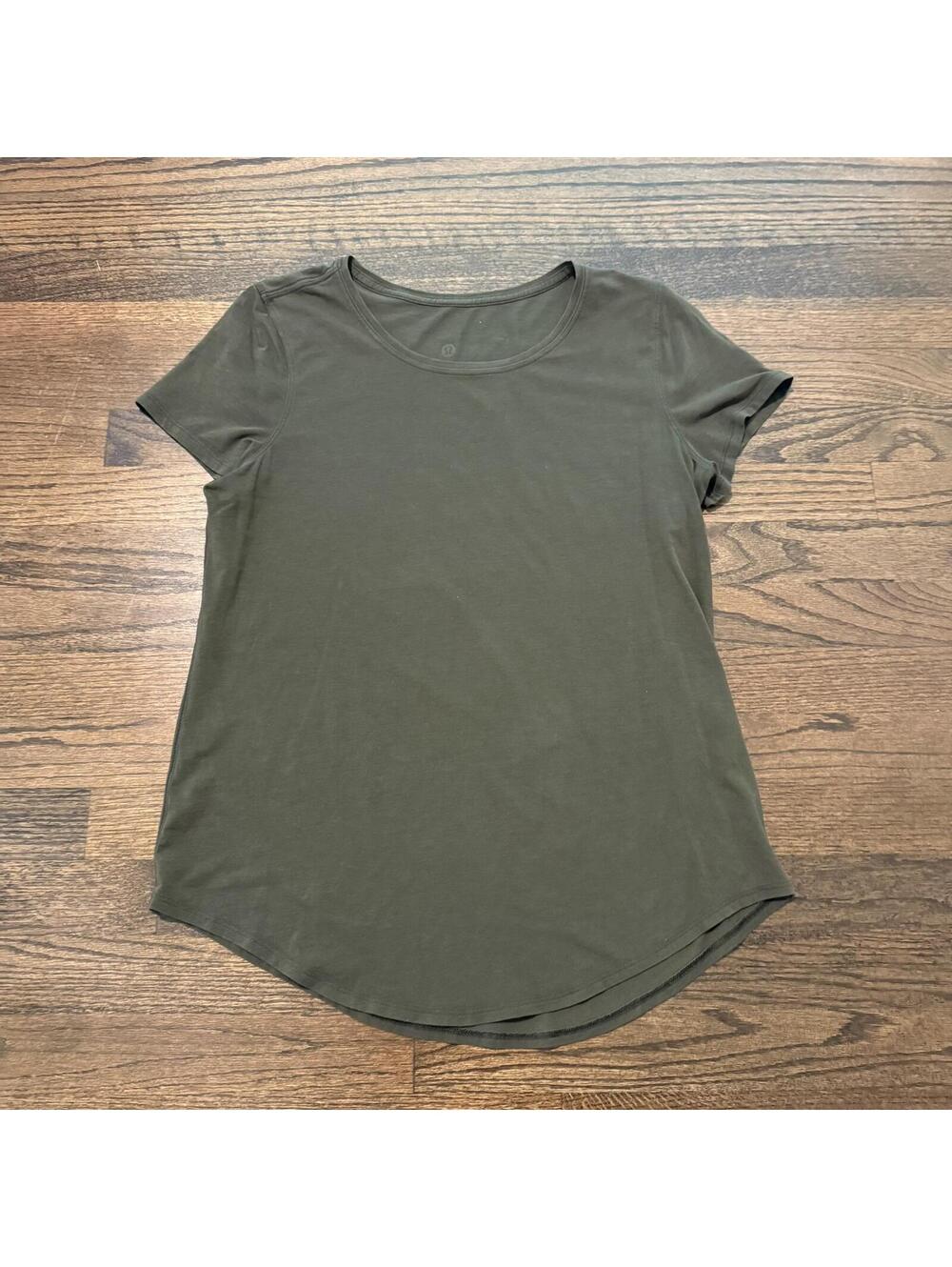 Lululemon Women's Olive Green Crew Neck Short Sleeve T-Shirt Size 6